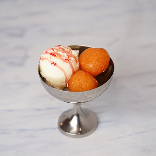 Gulab-jammun-with-ice-cream_(1)